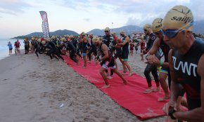 Xavier Llovet i Tania Guerra, vencedors en modalitat olímpica de la Triatló de l'Hospitalet de l'Infant