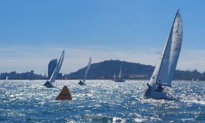 Món Cañellas i Alberto Guillén, regatistes del Club Nàutic Cambrils, guanyen la Barcelona J70 Spring Series 2024