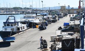 Les vuit barques d'arrossegament cambrilenques comencen avui un nou període de veda