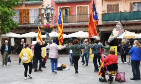 Les Àvies i Avis fan una crida a la ciutadania a que se sumi a les concentracions setmanals