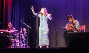 Raquel Kurpershoek tanca la Mostra de Jazz i Blues amb un to folklòric