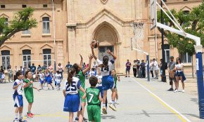 El pati de la Salle acull la diada de minibàsquet Vidal i Barraquer 2024