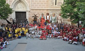 Gran diada de Festa Major amb tots els elements festius al carrer