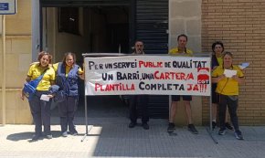 Els carters de Correus de Cambrils protesten contra la manca de personal: «No donem l'abast»