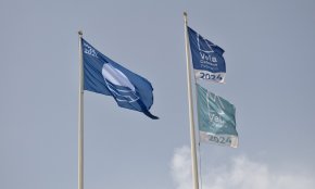 La bandera blava ja oneja un any més al Club Nàutic Cambrils
