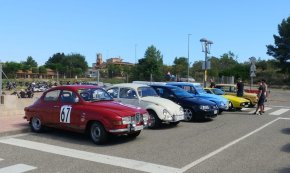 El Club de Vehicles Antics de Cambrils participa en una trobada de motos i cotxes clàssics a Perafort