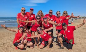 El Club Rem Cambrils, tercer classificat masculí a la regata lúdica «La Llunàtica de Vilanova»
