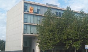 L'estelada llueix a l'Ateneu Juvenil per la Diada