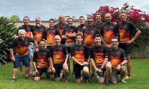 El grup "els Manolos" de la Penya Cicloturista estrena nova equipació