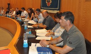 Tensió al ple pel polèmic cas Llobet