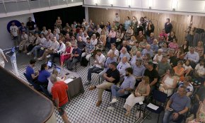 Primera reacció ciutadana davant l'anunci del tall per obres durant cinc mesos a la via fèrria previst per aquesta tardor