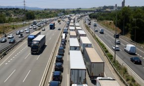 Trànsit prepara un pla de xoc a l'AP-7 amb un tram de cent quilòmetres de velocitat variable entre Maçanet i el Vendrell
