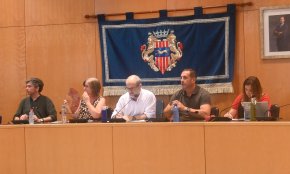 L'oposició critica amb contundència que es faci «una modificació a mida» del càrrec de Cap de Gabinet