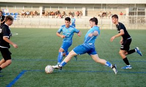 Els errors defensius condemnen el Cambrils Unió davant el juvenil de la Rapitenca