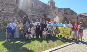 Cambrils acull una trobada de vehicles antics amb més d'una trentena de participants