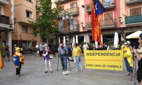 Àvies i Avis, força ambient a la Plaça en ple mes d'octubre