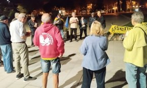Unes 25 persones reten homenatge al president Companys 