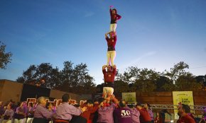 Castells de sis dels Xiquets de Cambrils a la diada castellera de la Fira del Vi