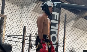 Christopher Erazo, del Club Muay Thai i Boxa Cambrils, guanya un interclubs a Tarragona