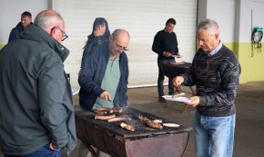 El tradicional esmorzar popular a la Cooperativa se celebra amb normalitat i amb objectius solidaris (Conté galeria)