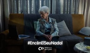 La Fundació Amics de la Gent Gran impulsa la campanya #EncénElSeuNadal