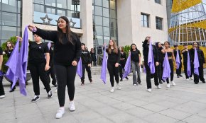 25-N: «Volem espais lliures i segurs per a les nenes, per a les noies i les dones i per això necessitem la implicació de tothom»