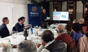 Revista Cambrils, protagonista de la darrera reunió del Rotary Club de Salou