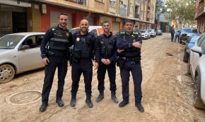 La Policia Local de Cambrils envia un equip a Alfafar, una dels municipis afectats per la DANA