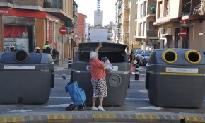 Antonio Laguna, regidor de Serveis: «Els contenidors soterrats són un cau de brutícia»