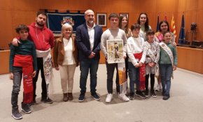 L'alcalde i la regidora de Festes feliciten l'Hereu de Cambrils per la seva proclamació com a Hereu de Tarragona