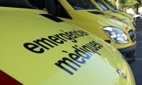 Un conductor resulta ferit crític en sortir de la via i bolcar el cotxe a la carretera N-340 a Mont-roig del Camp
