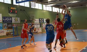 El Cofran 95 CB Cambrils es retroba amb la victòria davant del CB L'Ametlla de Mar en el primer partit de l'any 