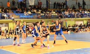 El Cofran 95 CB Cambrils femení s’imposa per trenta punts de diferència al CB Alcover