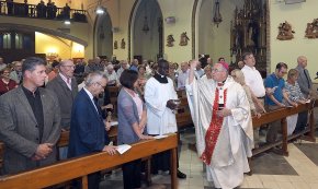L'església parroquial de Santa Maria acull la missa del 150è aniversari del bateig del cardenal Vidal i Barraquer