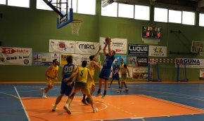 Important triomf del Cofran 95 CB Cambrils a casa contra l'AE Claret 