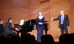 El grup Trilírics penja el cartell d'entrades exhaurides amb el recital «Música per al poble» a la Cripta de l'Ermita