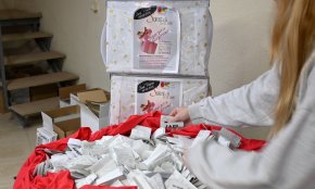 Pepi González, guanyadora del sorteig de Sant Valentí de la Unió de Botiguers