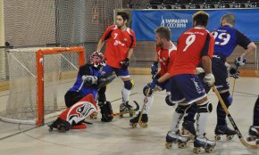Bones sensacions en els primers partits de lliga del Cambrils CH