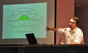 Una reforma del sistema educatiu basat en la neurociència, eix de la conferència de Daniel Liviano dins el cicle Veus Cambrilenques