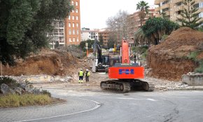 Continuen els treballs per eliminar el pont de carrer del Camí Molí d'Avall