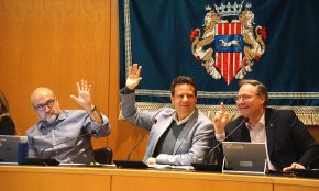 El govern municipal elimina la titulació exigida per a ser cap de gabinet d'alcaldia de l'Ajuntament