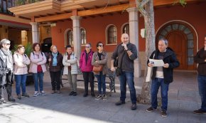 Una ruta guiada pel Barri Antic dona a conèixer les societats cambrilenques de principis del segle XX