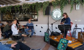 Mo'Jo' Hand presenta el seu nou projecte musical basat en el blues a la Terrassa del bar del Pòsit
