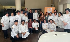 «Del Bosc a Taula» posa a prova la creativitat dels alumnes de cuina de l'Escola d'Hoteleria amb les plantes silvestres comestibles