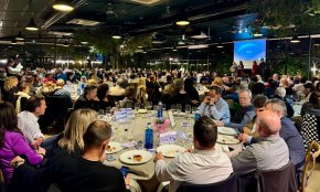 El sopar de la Fundació Esclerosi Múltiple reuneix unes 318 persones en una nova festa de la solidaritat cambrilenca