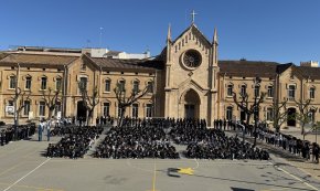 La comunitat educativa del col·legi Cardenal Vidal i Barraquer grava un lipdub