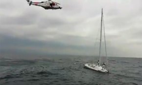 Salvament Marítim rescata cinc regatistes per l'enfonsament del seu veler durant la regata Los Roques