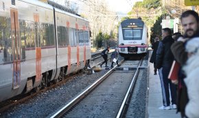 La circulació ferroviària des de Cambrils en direcció sud queda tallada pel fort vent