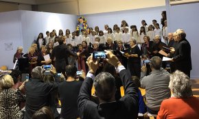 Cantada de nadales solidària per La Marató de TV3 de l'Associació Cultural Vilafortuny i l'escola Guillem Fortuny 
