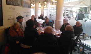El restaurant Kupela ofereix el sisè dinar de Nadal per a persones grans que viuen en residències